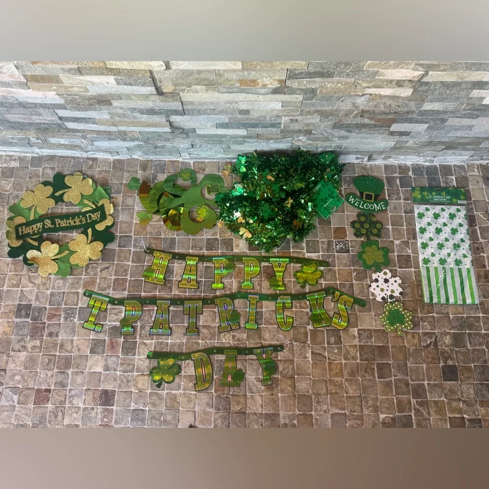 St. Patrick's Day Party Decoration Set - Green and Gold